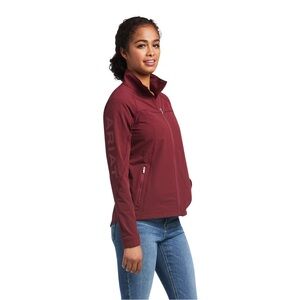Ariat Women's Agile Lightweight Softshell Jacket with ToneOnTone Logo Zinfandel